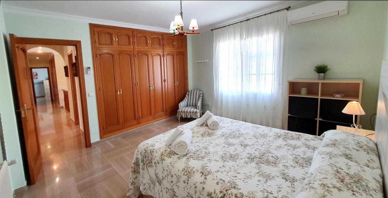 פואנגירולה Golden Villa Costa Del Sol - Big Private Pool - Bbq - Good Location מראה חיצוני תמונה