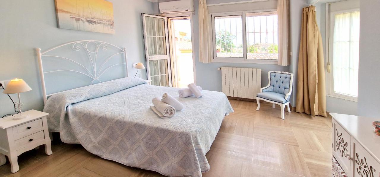 פואנגירולה Golden Villa Costa Del Sol - Big Private Pool - Bbq - Good Location מראה חיצוני תמונה