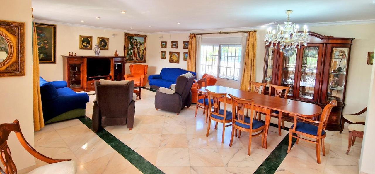 פואנגירולה Golden Villa Costa Del Sol - Big Private Pool - Bbq - Good Location מראה חיצוני תמונה